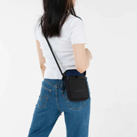 Sherpani Simplicity | Crossbody Wallet Carbon