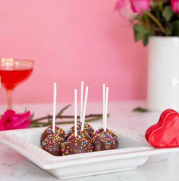 Pearl Accented Cake Pops | Cake pops